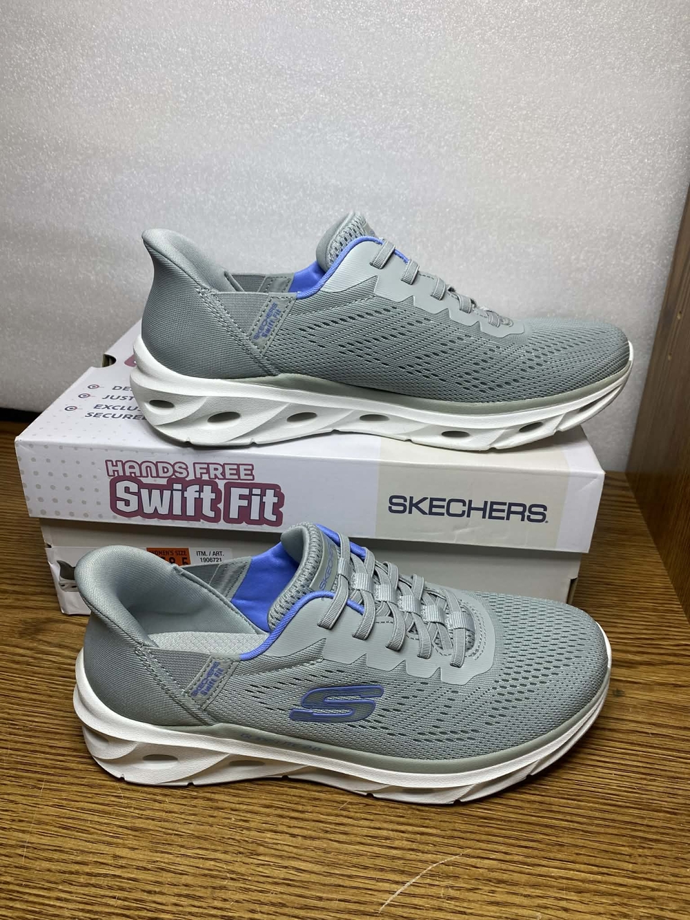 Skechers Women's Hands Free Swift Fit  Memory Foam Sneakers Shoes Size 8.5M Gray